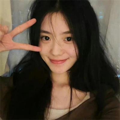 请别相信她